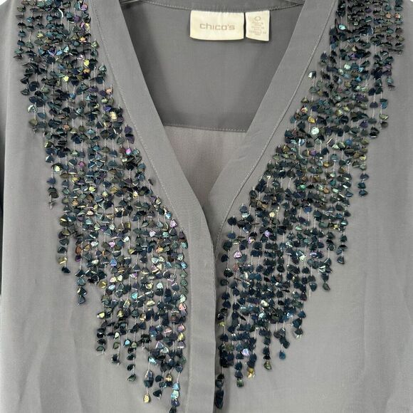 Chicos Top Gray V Neck Button Up Iridescent Sequin Embellished Size 0 US Small - Picture 2 of 9